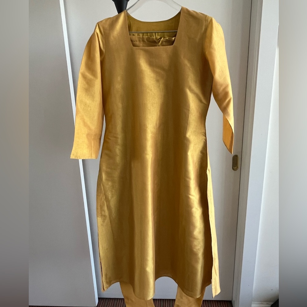 New Fabindia Style Kurta Dress Kameez Churidar Pant Set Yellow Gold Tissue Med